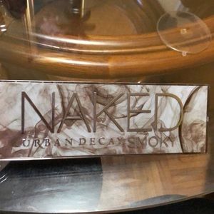 NAKED Urban Decay Smoky Eyeshadow Palette